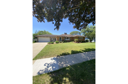 1441 Greenview Ave, Janesville, WI 53548