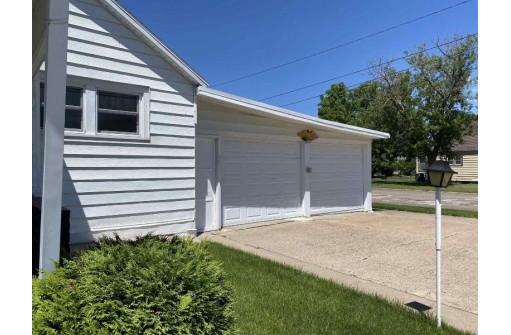 731 N Michigan St, Prairie Du Chien, WI 53821