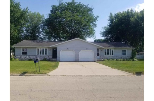 30-32 Karl Ave, Belleville, WI 53508