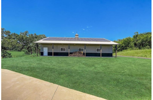 10372 Kittleson Rd, Mount Horeb, WI 53572