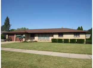 1316 N Sumac Dr Janesville, WI 53545