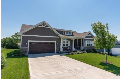 713 Maple Dr, Mount Horeb, WI 53572