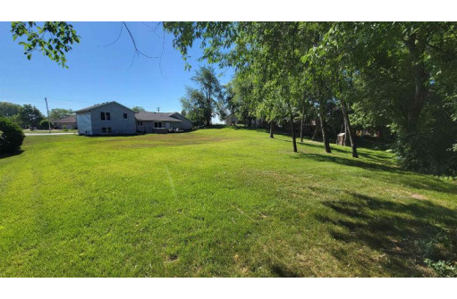 4319 W Rotamer Rd, Janesville, WI 53546