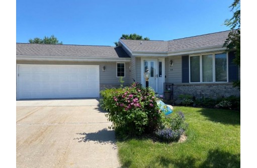 49 Spruce St, Edgerton, WI 53534