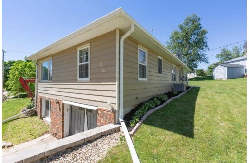 632 E North St, Darlington, WI 53530