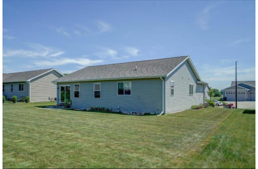 2034 Carl Ave, Stoughton, WI 53589