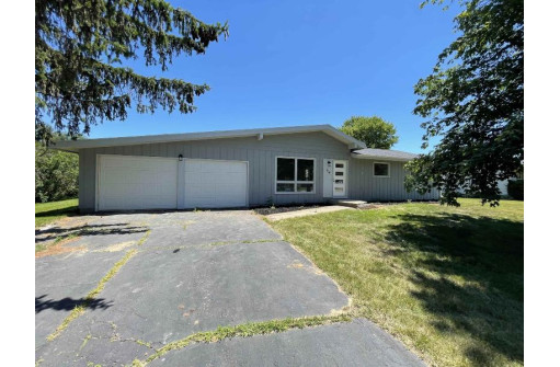 104 E 3rd Ave, Brodhead, WI 53520