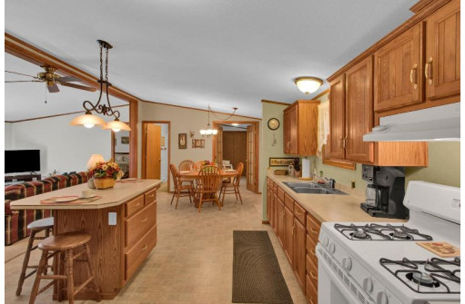 527 Feather Tr, Nekoosa, WI 54457