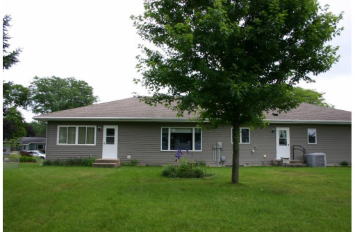 515 Raymond Rd, Waunakee, WI 53597