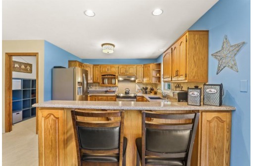 1842 Wallinford Dr, Sun Prairie, WI 53590