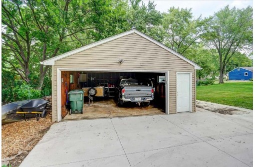 726 Northport Dr, Madison, WI 53704