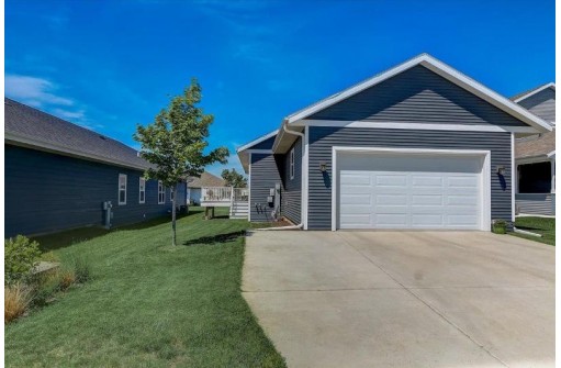 1204 Jacob Dr, Prairie Du Sac, WI 53578