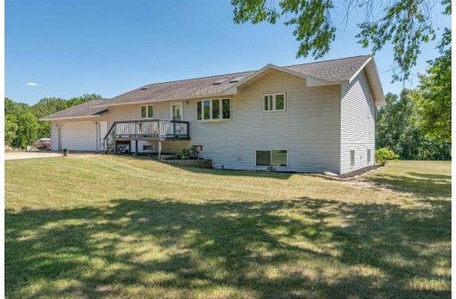 E10131 N Reedsburg Rd, Baraboo, WI 53913