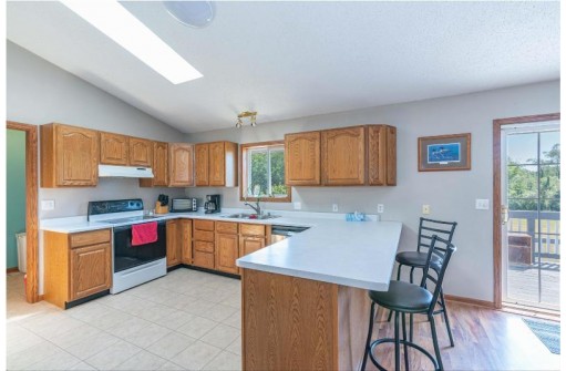 E10131 N Reedsburg Rd, Baraboo, WI 53913