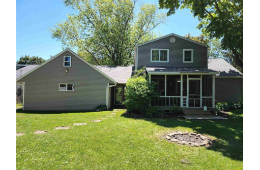 3 Chapman Pl, Waupun, WI 53963