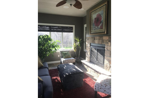 W7631 Koshkonong Lake Rd, Fort Atkinson, WI 53538