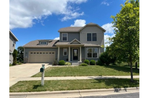 1655 Sky Blue Dr, Sun Prairie, WI 53590