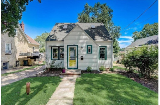 1722 Sheridan St, Madison, WI 53704