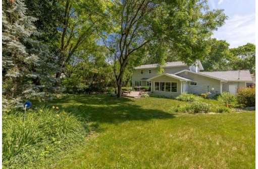 126 Nautilus Dr, Madison, WI 53705