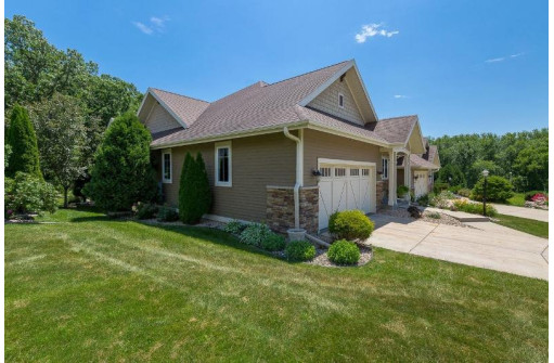 8213 Mill Creek Dr, Madison, WI 53719