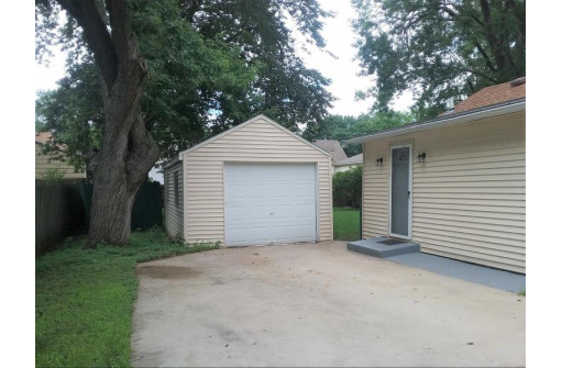 920 Grant St, Beloit, WI 53511