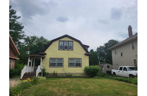 904 Glen St, Janesville, WI 53545