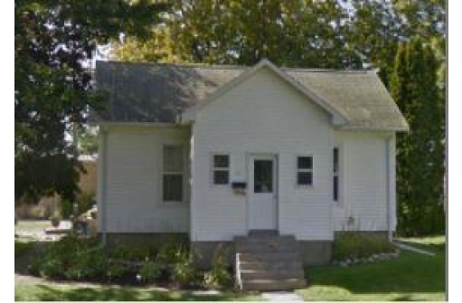 207 Jefferson St, Cuba City, WI 53807