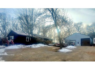 S1859 Lark Rd Wisconsin Dells, WI 53965