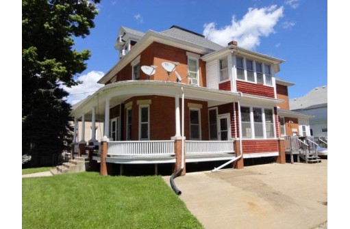 265 N Elm St, Platteville, WI 53818