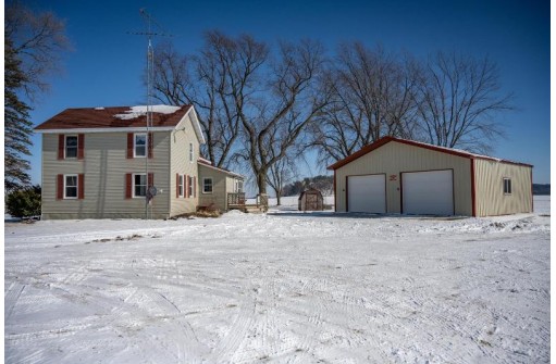 W5201 County Road O, Mauston, WI 53948