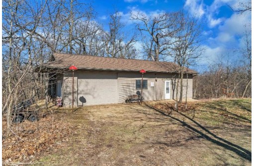 N8441 County Road E, Brooklyn, WI 53521