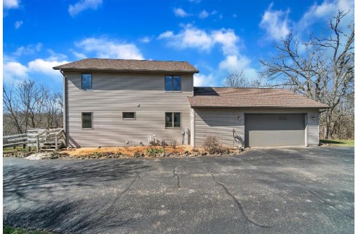 N8441 County Road E, Brooklyn, WI 53521