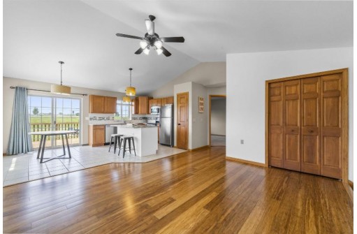 210 Lillehammer Ln, Mount Horeb, WI 53572