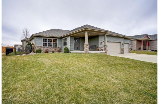 1629 Silverado Dr, Sun Prairie, WI 53590