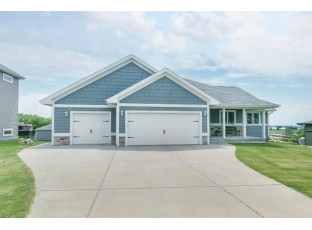 10821 Sauk Tr Blue Mounds, WI 53517