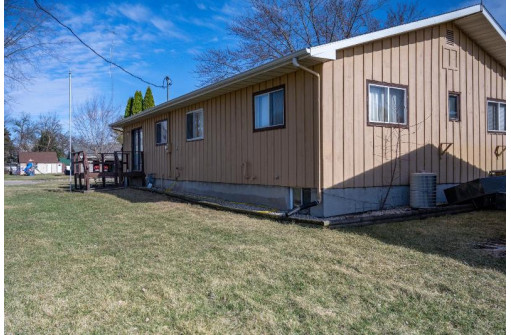 709 S Division St, New Lisbon, WI 53950