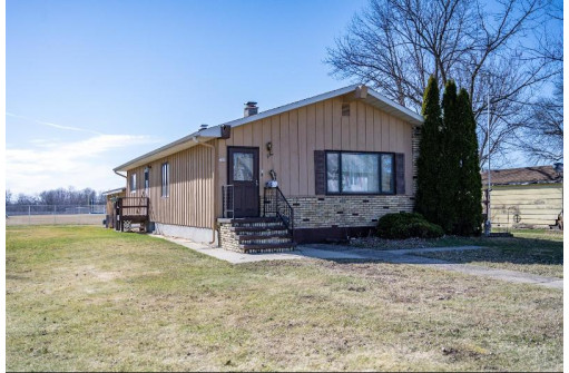 709 S Division St, New Lisbon, WI 53950