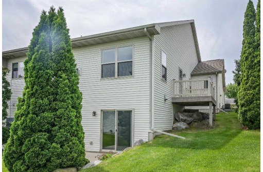 3010 Trenton Dr, Sun Prairie, WI 53590