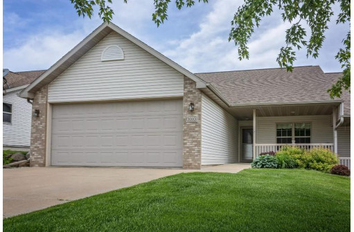 3010 Trenton Dr, Sun Prairie, WI 53590