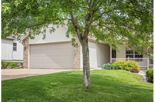 3010 Trenton Dr, Sun Prairie, WI 53590