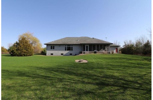 2804 W Deer Path Tr, Janesville, WI 53545