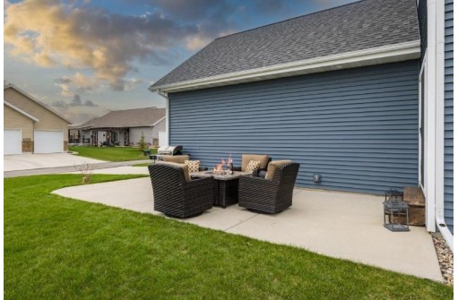 1333 Tara Dr, Sun Prairie, WI 53590