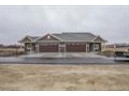 819 Vineyard Ct, Cambridge, WI 53532