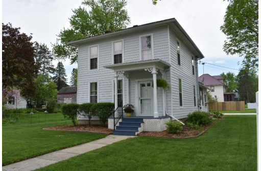 613 S Birdsey St, Columbus, WI 53925