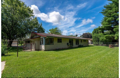 4104 David Rd, Madison, WI 53704