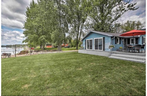 W7835 Willow Rd, Fort Atkinson, WI 53538