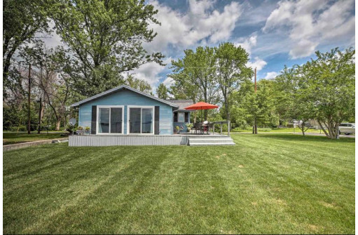 W7835 Willow Rd, Fort Atkinson, WI 53538