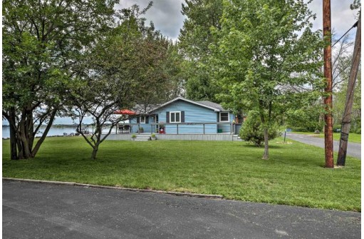 W7835 Willow Rd, Fort Atkinson, WI 53538