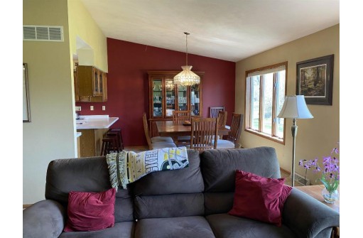 N8279 Schoenfeld Rd, Beaver Dam, WI 53916-9016