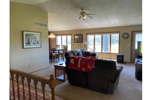 N8279 Schoenfeld Rd, Beaver Dam, WI 53916-9016